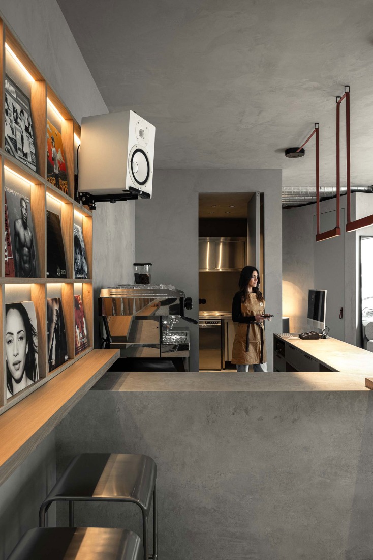 KI.art.music.coffee. by MAT Arquitetura e Interiores. Photograph by Ivo Tavares Studio.