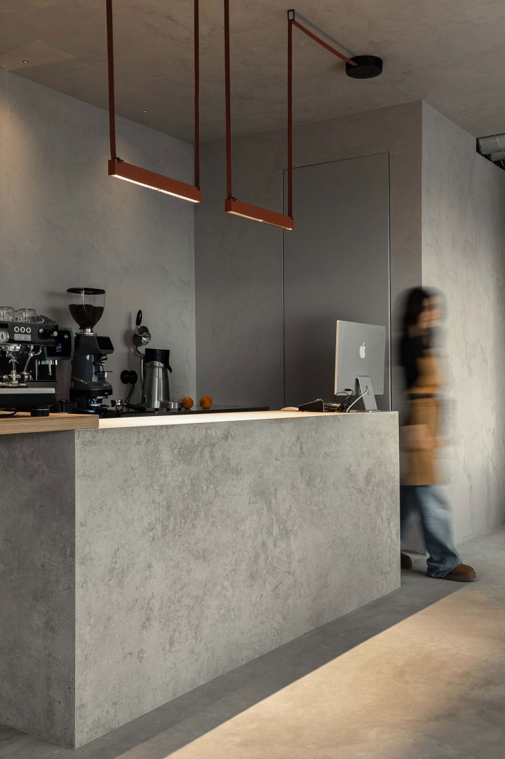 KI.art.music.coffee. by MAT Arquitetura e Interiores. Photograph by Ivo Tavares Studio.