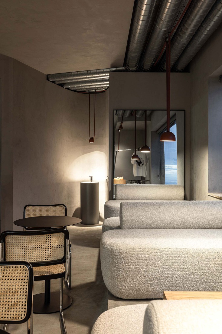 KI.art.music.coffee. by MAT Arquitetura e Interiores. Photograph by Ivo Tavares Studio.