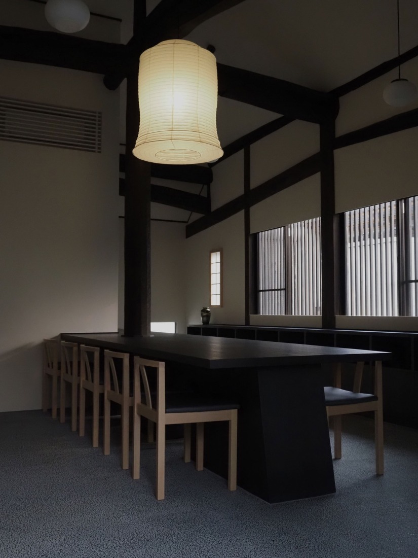 Renovation Project of an old house with thatched roof by Shotaro Oshima. Photograph by S.Kaimai.