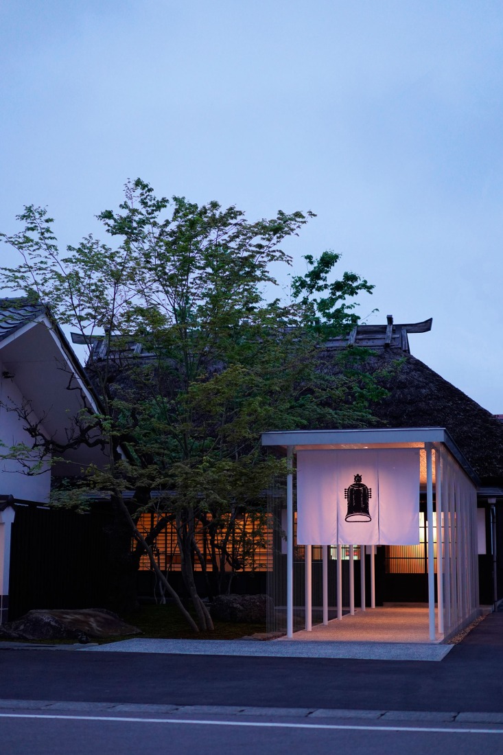 Renovation Project of an old house with thatched roof by Shotaro Oshima. Photograph by S.Kaimai.