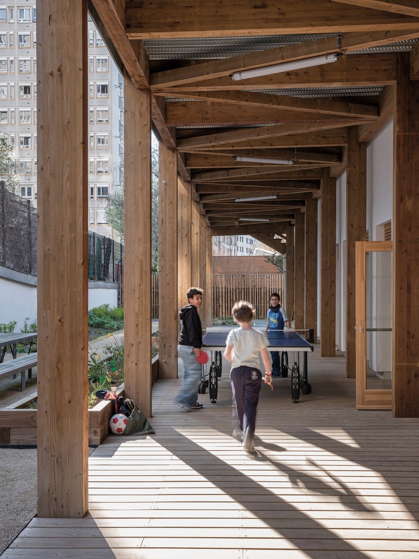 Mediateca y Casa de Refugiados James Baldwin by associer. Fotografía por Pierre-Yves Brunaud.