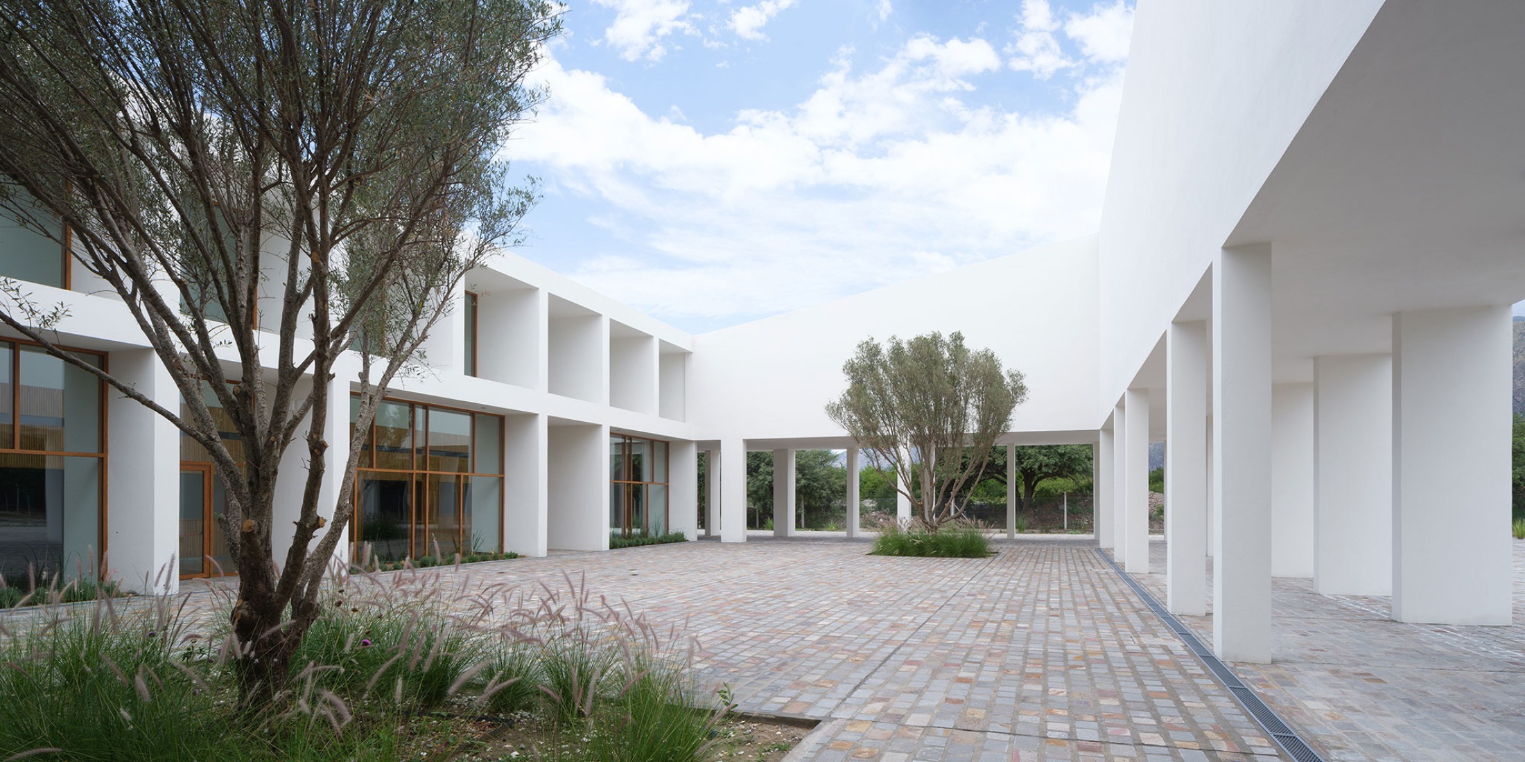 Centro de convenciones de Cafayate por Ignacio Carón, Fabio Estremera, Andres Francesconi, Ezequiel Spinelli. Fotografía por Javier Agustin Rojas.