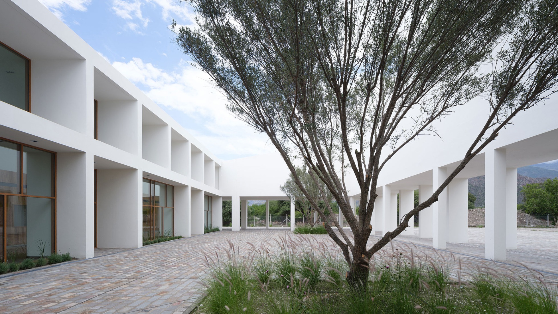 Centro de convenciones de Cafayate por Ignacio Carón, Fabio Estremera, Andres Francesconi, Ezequiel Spinelli. Fotografía por Javier Agustin Rojas.