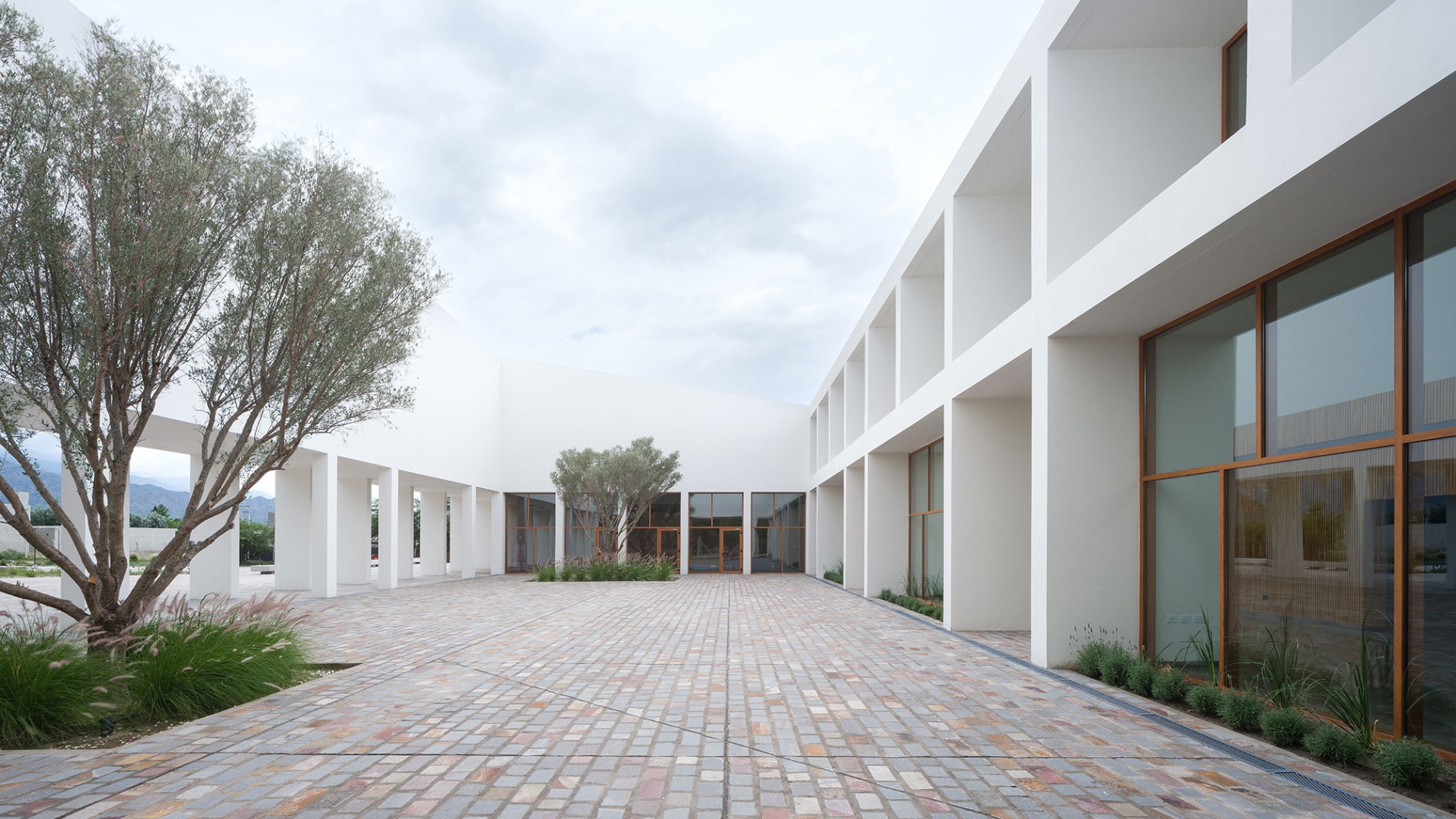 Centro de convenciones de Cafayate por Ignacio Carón, Fabio Estremera, Andres Francesconi, Ezequiel Spinelli. Fotografía por Javier Agustin Rojas.