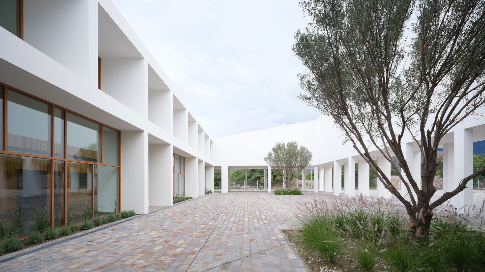 Centro de convenciones de Cafayate por Ignacio Carón, Fabio Estremera, Andres Francesconi, Ezequiel Spinelli. Fotografía por Javier Agustin Rojas.