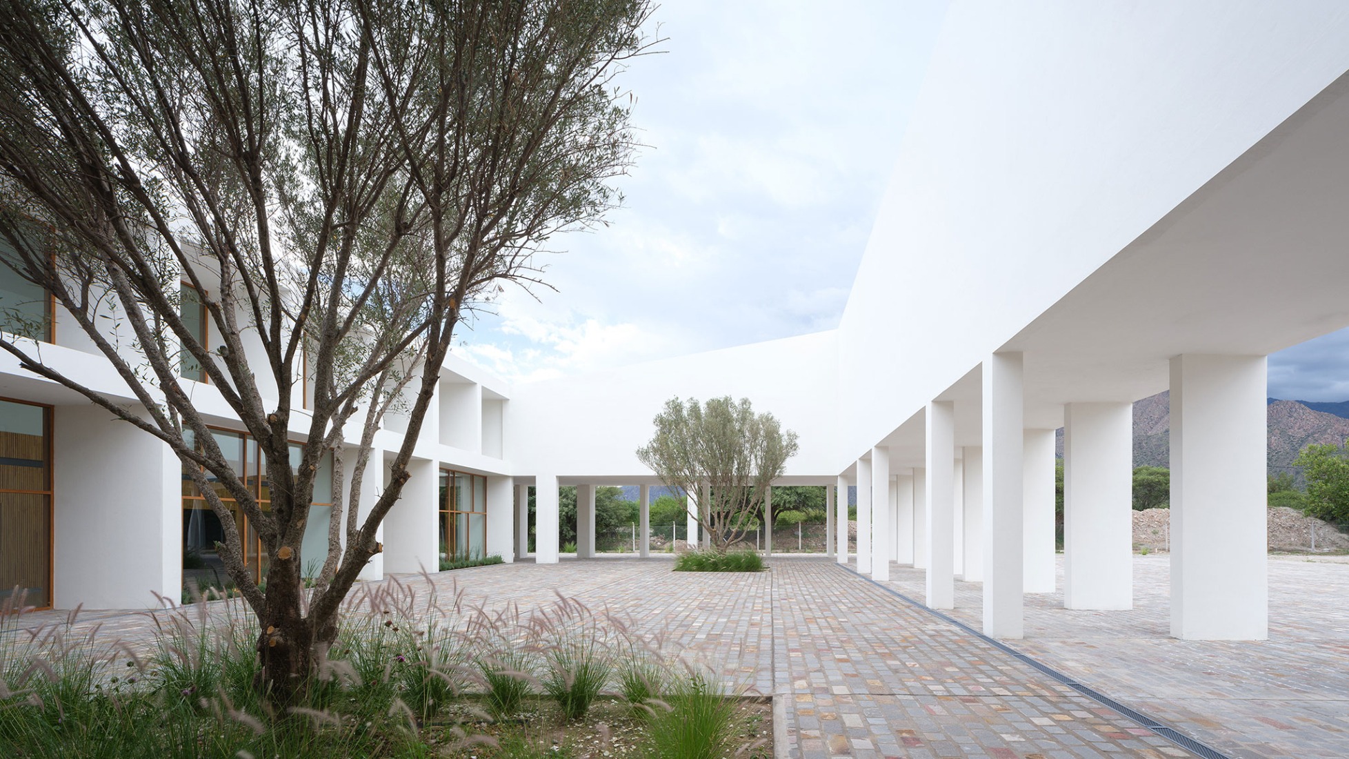 Centro de convenciones de Cafayate por Ignacio Carón, Fabio Estremera, Andres Francesconi, Ezequiel Spinelli. Fotografía por Javier Agustin Rojas.