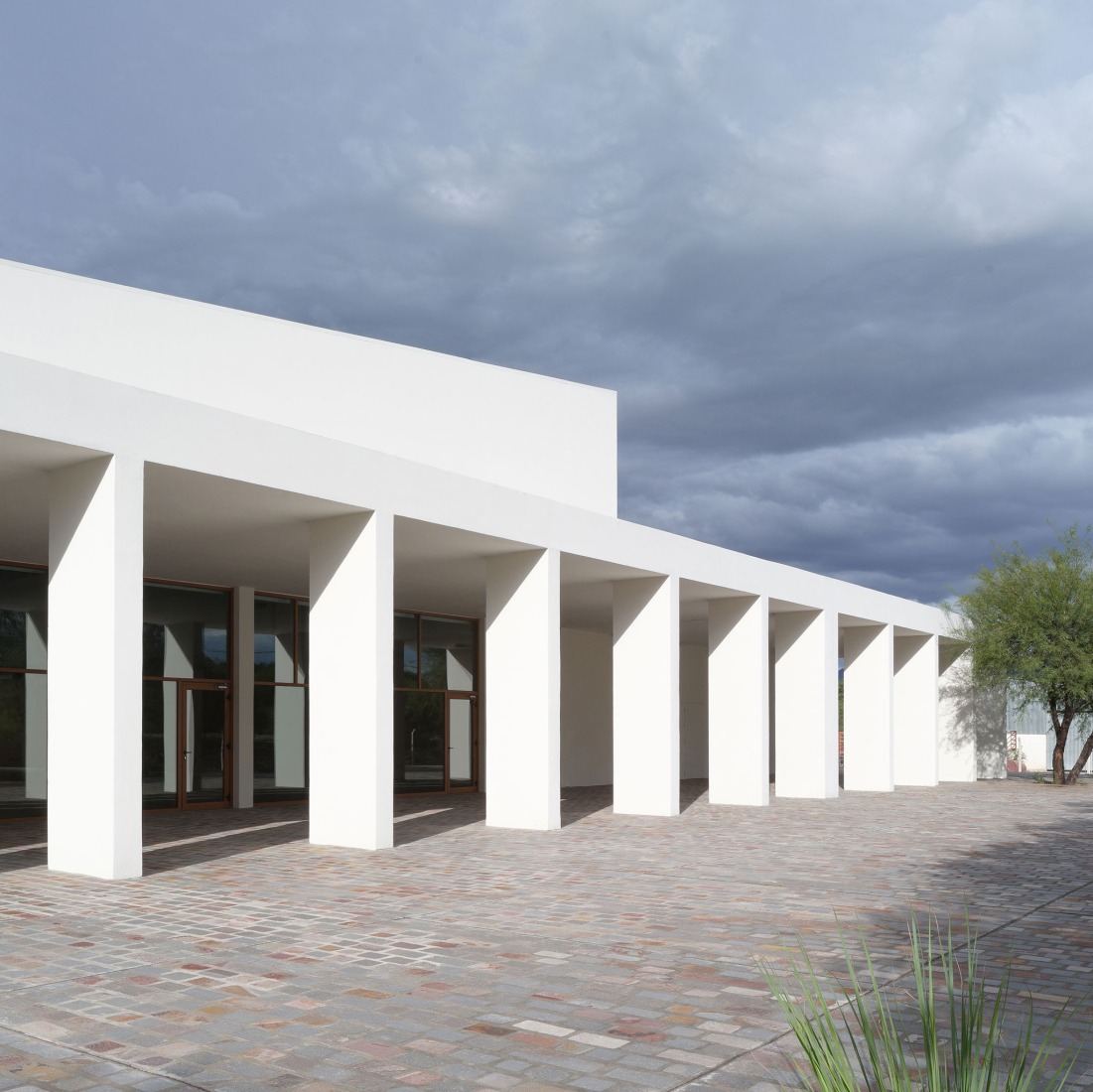 Centro de convenciones de Cafayate por Ignacio Carón, Fabio Estremera, Andres Francesconi, Ezequiel Spinelli. Fotografía por Javier Agustin Rojas.