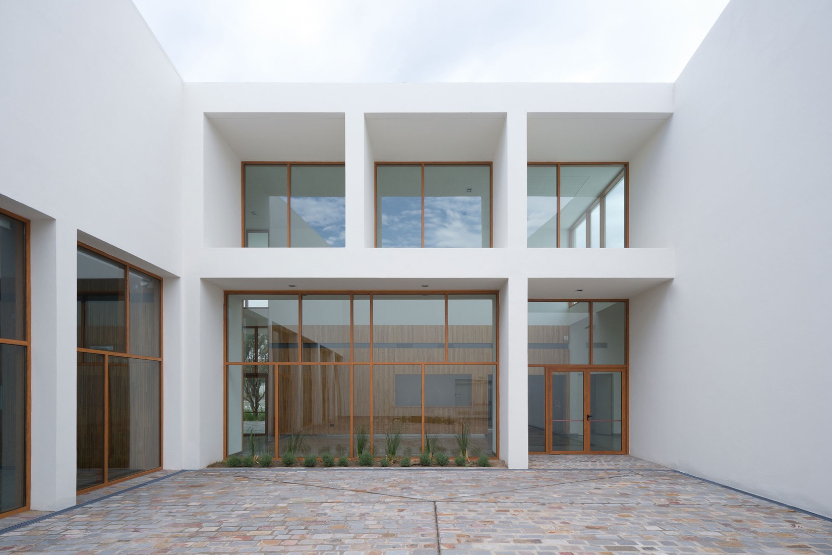 Centro de convenciones de Cafayate por Ignacio Carón, Fabio Estremera, Andres Francesconi, Ezequiel Spinelli. Fotografía por Javier Agustin Rojas.