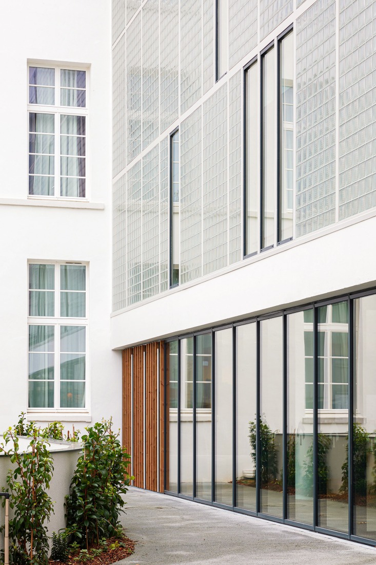 Renovation of a historic post office by Chatillon Architectes. Photograph by Antoine Mercusot.