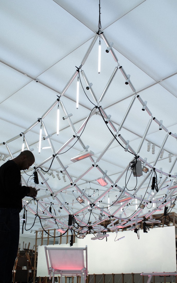 Fotos de la instalación. «Have a Nice Day» / «Que tenga un lindo día» por Common Accounts. Fotografía cortesía de Common Accounts.