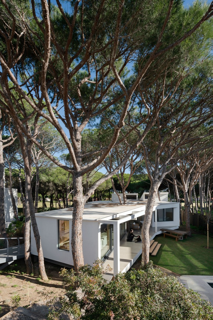 Casa Pinola por Lisabesur Arquitectos. Fotografía por Jesús Granada.