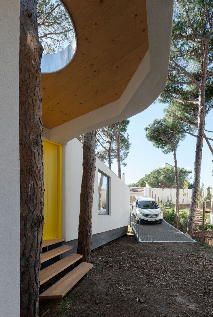 Casa Pinola por Lisabesur Arquitectos. Fotografía por Jesús Granada.