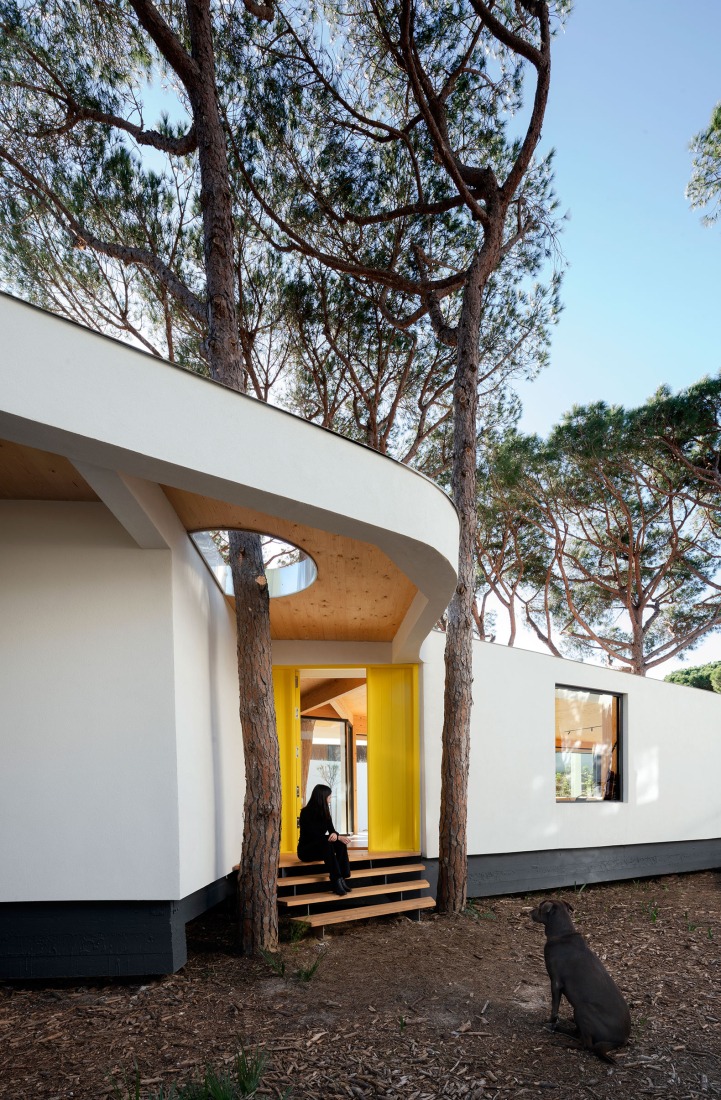 Casa Pinola por Lisabesur Arquitectos. Fotografía por Jesús Granada.