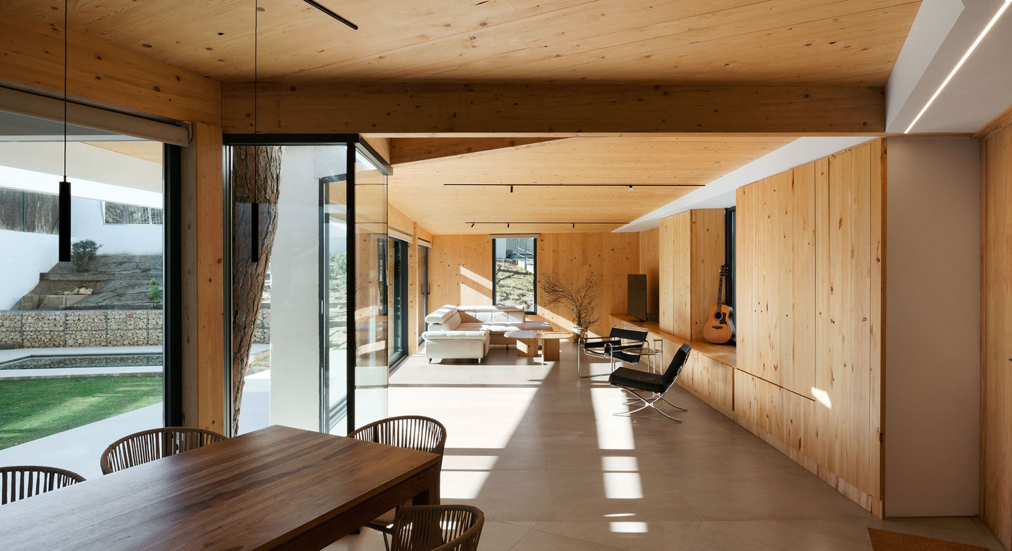 Casa Pinola por Lisabesur Arquitectos. Fotografía por Jesús Granada.
