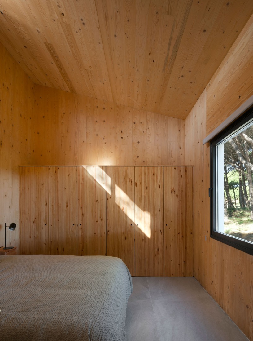 Casa Pinola por Lisabesur Arquitectos. Fotografía por Jesús Granada.