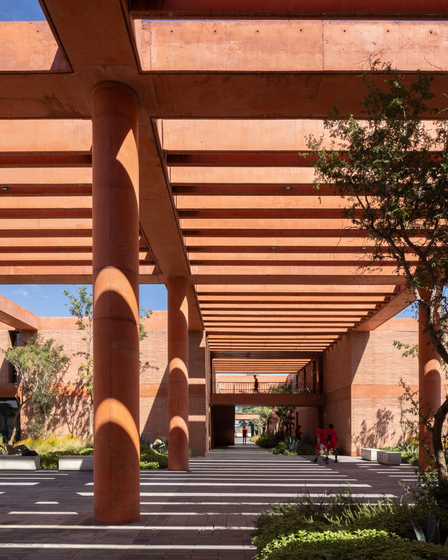 Atlas Football Academy by Sordo Madaleno. Photograph by Oscar Caballero.