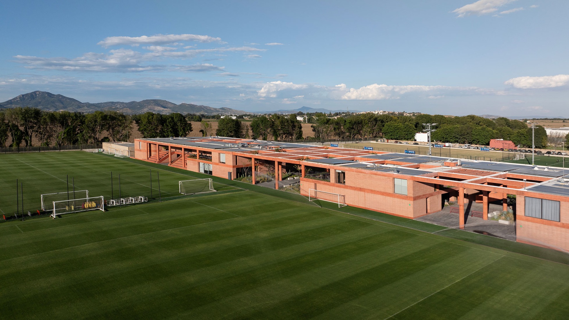 Atlas Football Academy by Sordo Madaleno. Photograph by Oscar Caballero.