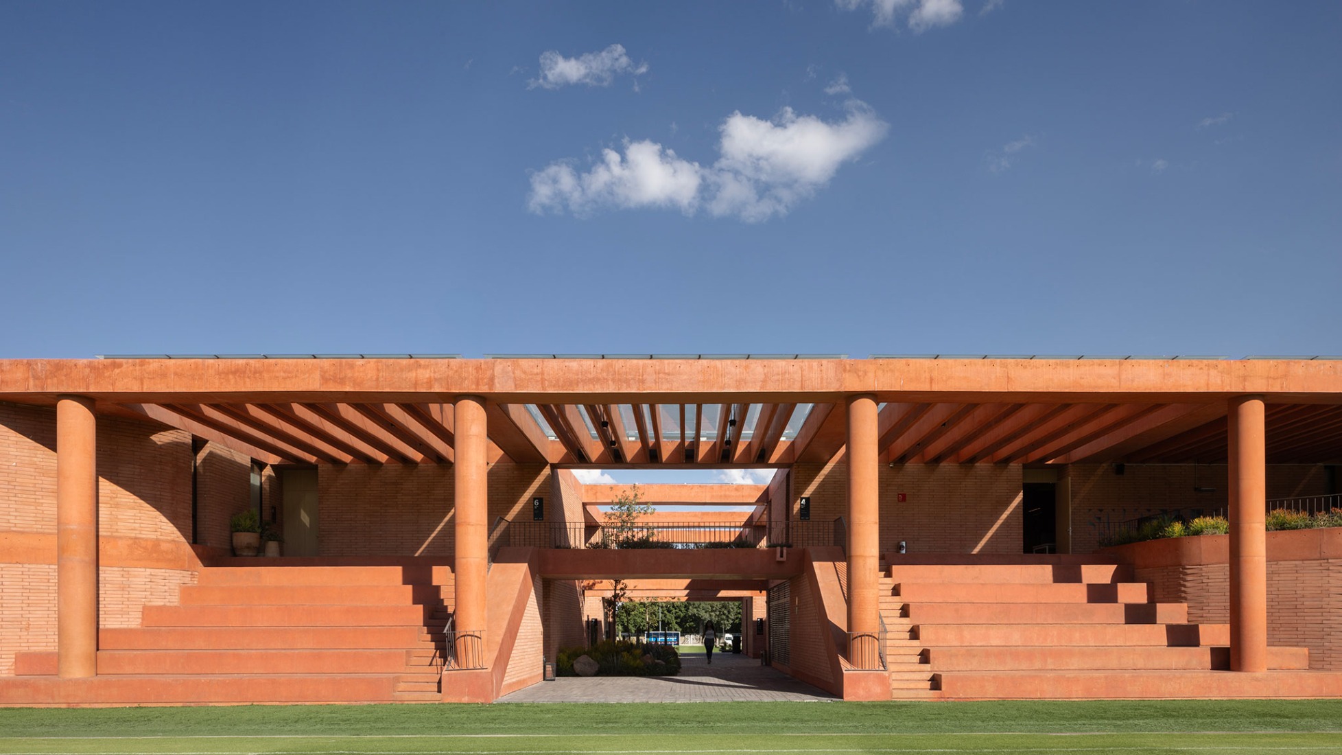 Atlas Football Academy by Sordo Madaleno. Photograph by Oscar Caballero.