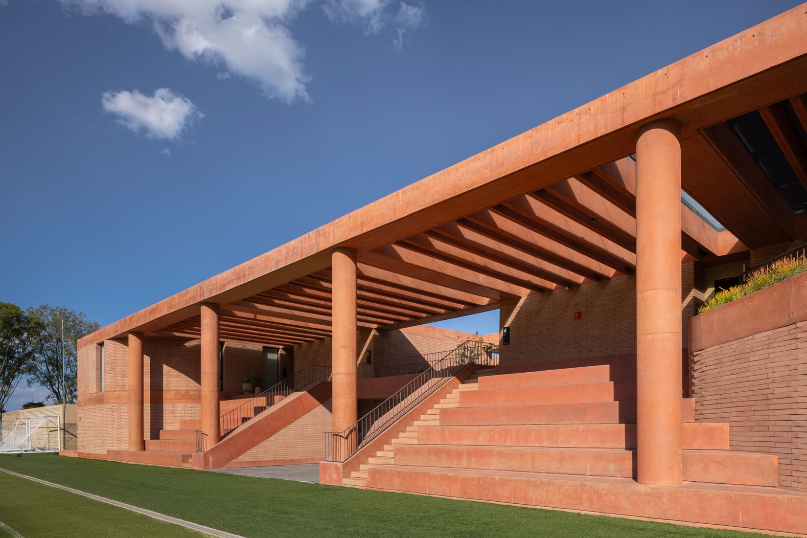 Atlas Football Academy by Sordo Madaleno. Photograph by Oscar Caballero.