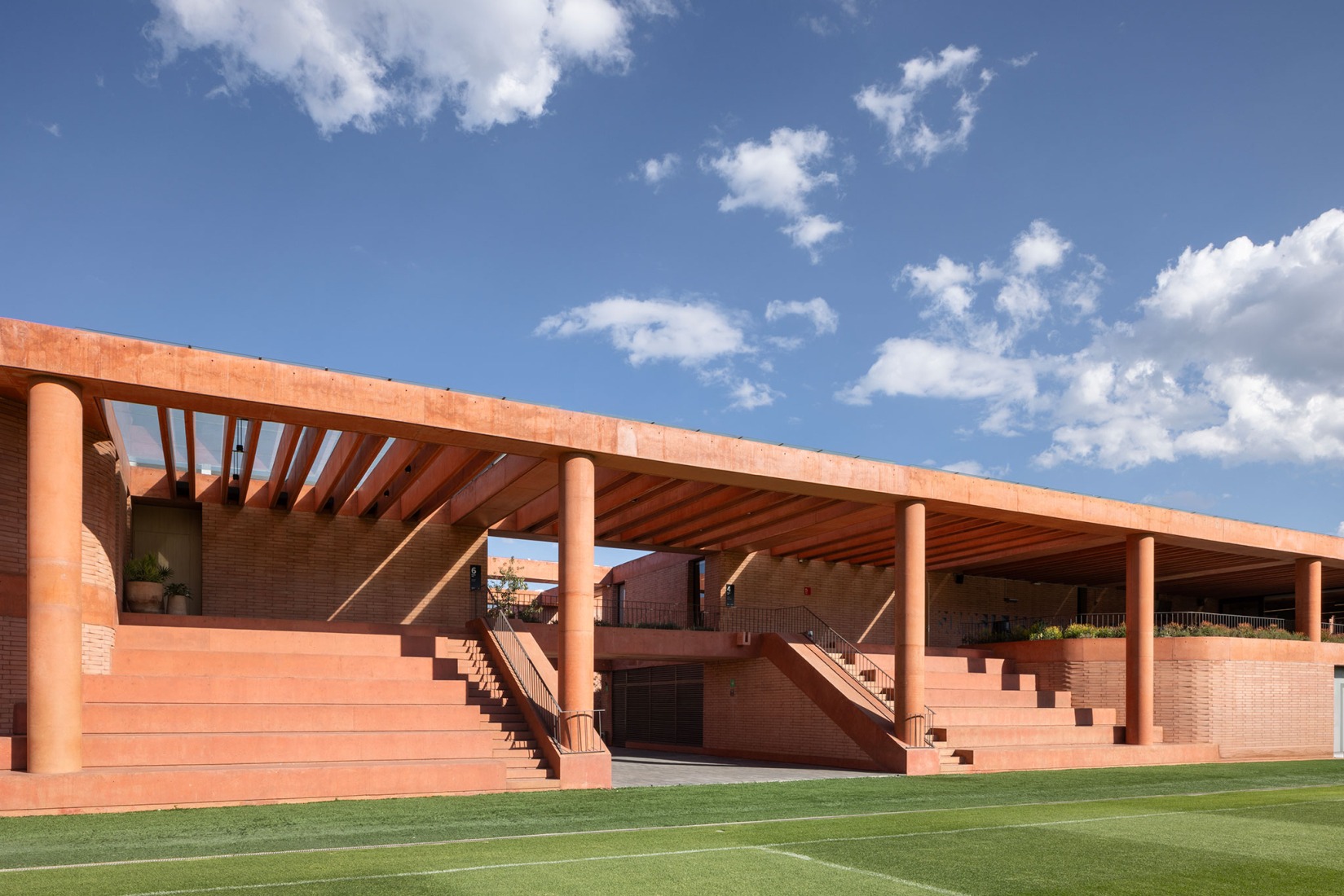 Atlas Football Academy by Sordo Madaleno. Photograph by Oscar Caballero.