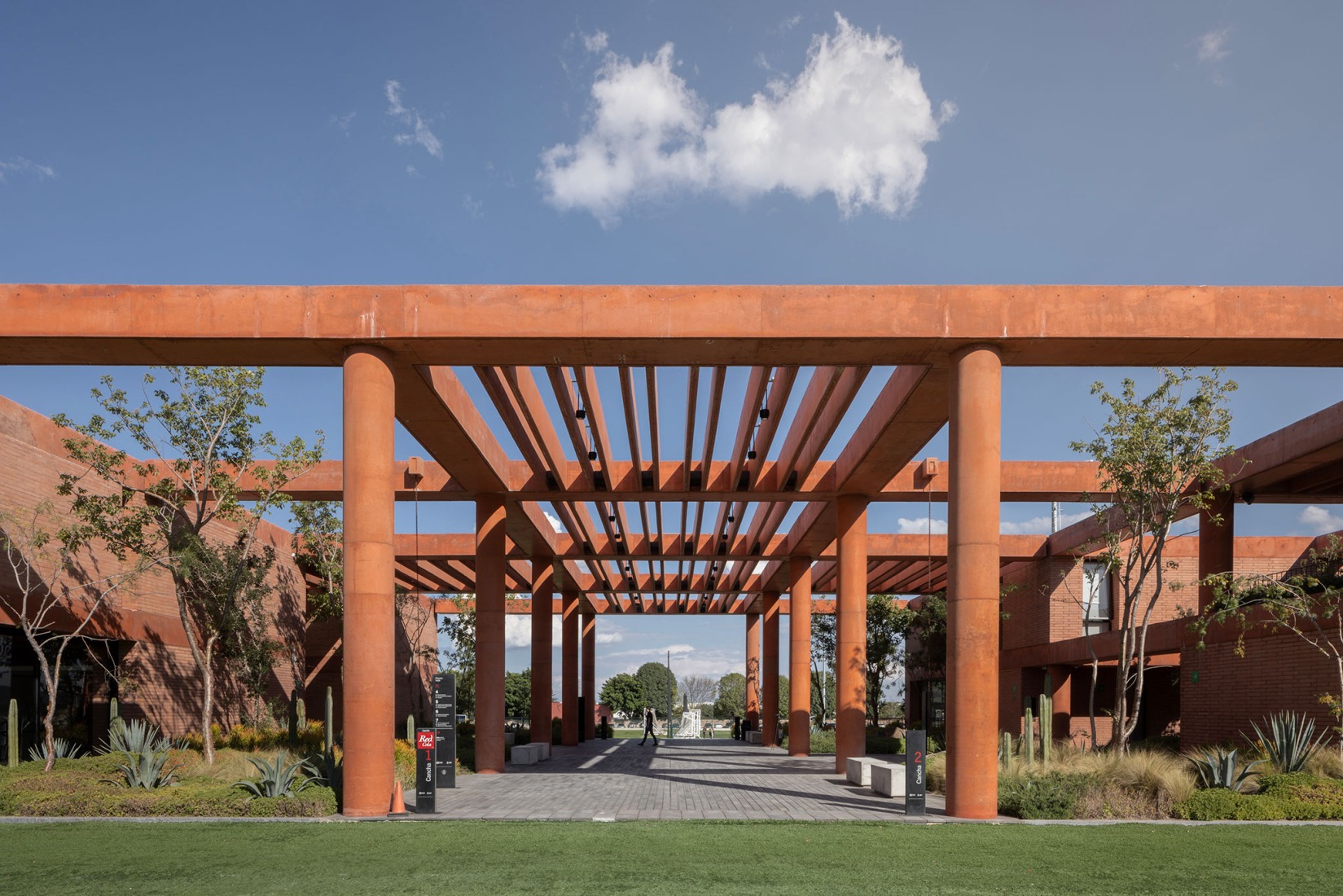 Atlas Football Academy by Sordo Madaleno. Photograph by Oscar Caballero.