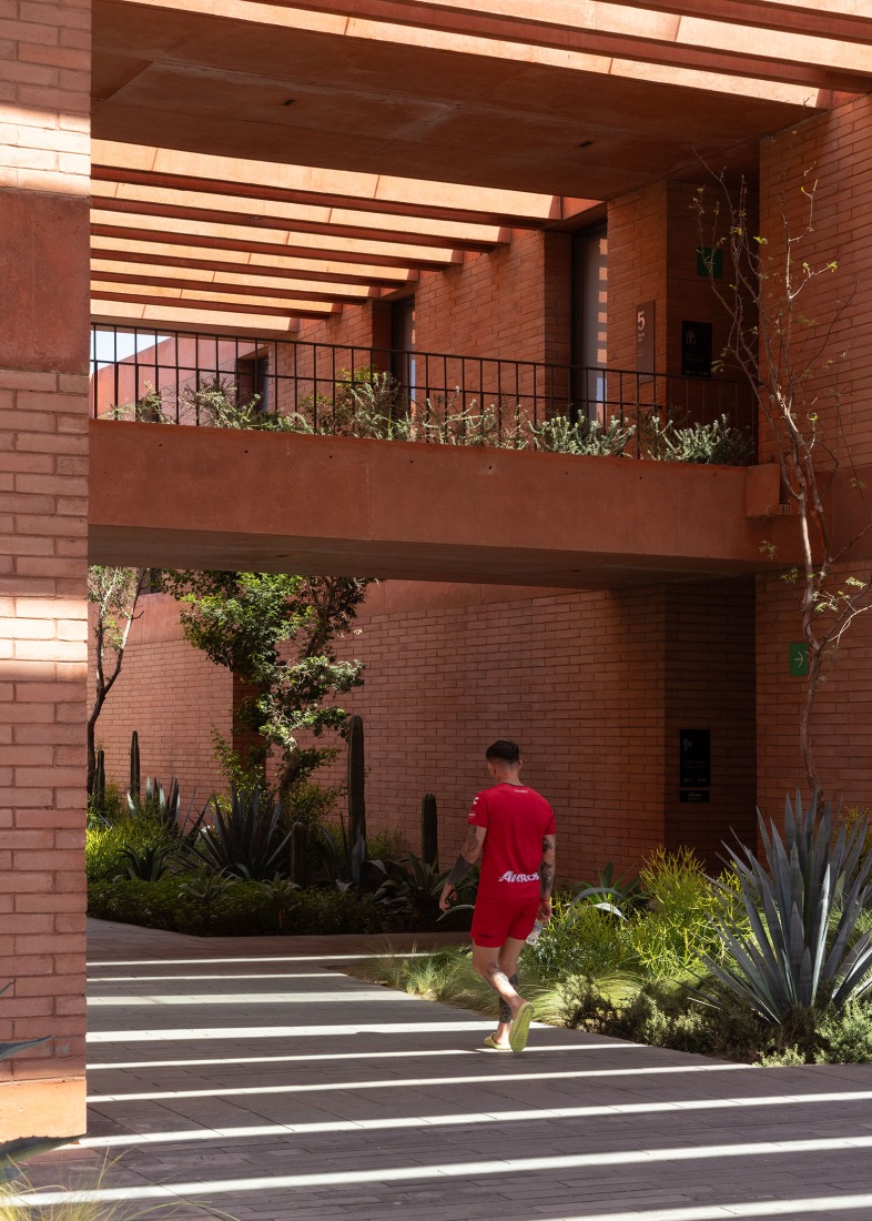 Atlas Football Academy by Sordo Madaleno. Photograph by Oscar Caballero.