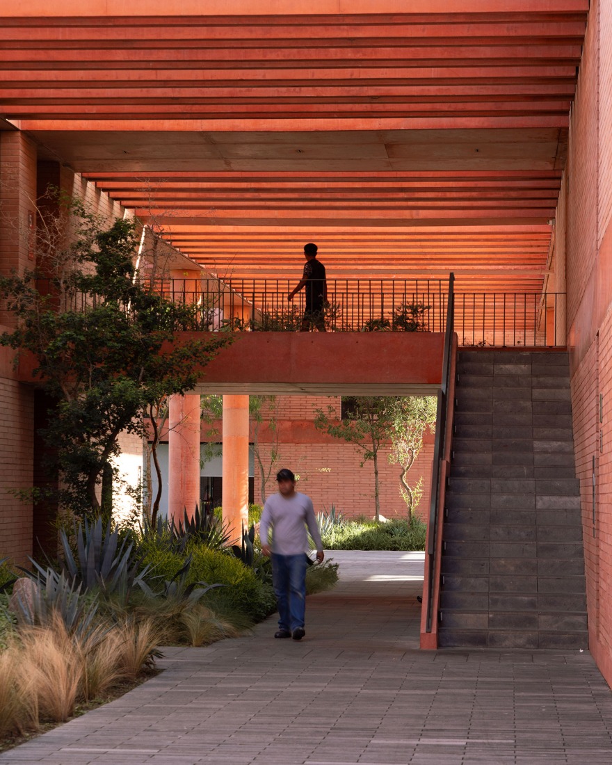 Atlas Football Academy by Sordo Madaleno. Photograph by Oscar Caballero.
