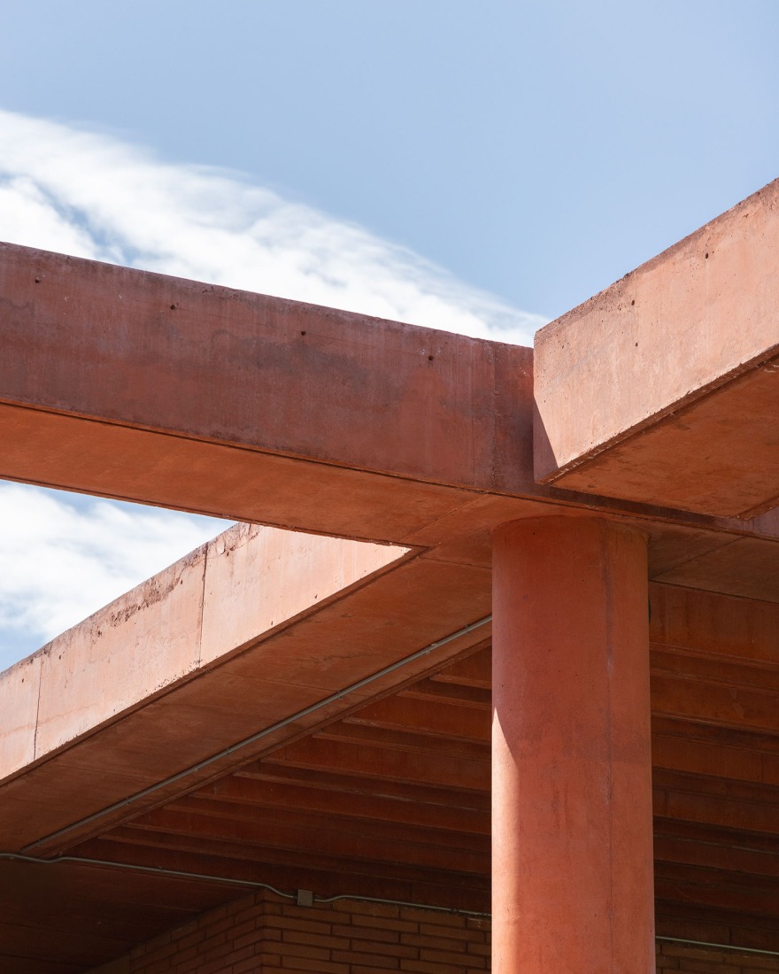 Atlas Football Academy by Sordo Madaleno. Photograph by Oscar Caballero.