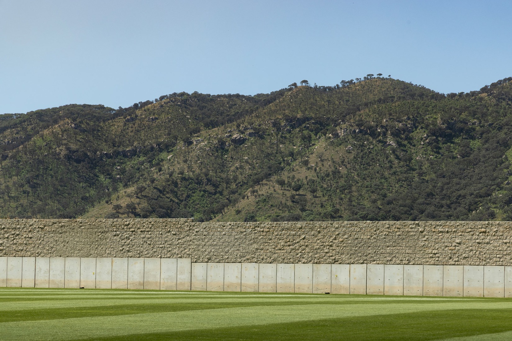Atlas Football Academy by Sordo Madaleno. Photograph by Oscar Caballero.