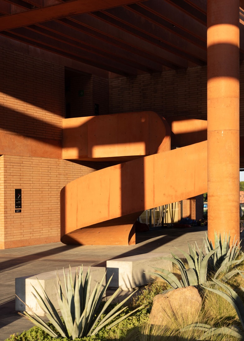 Atlas Football Academy by Sordo Madaleno. Photograph by Oscar Caballero.