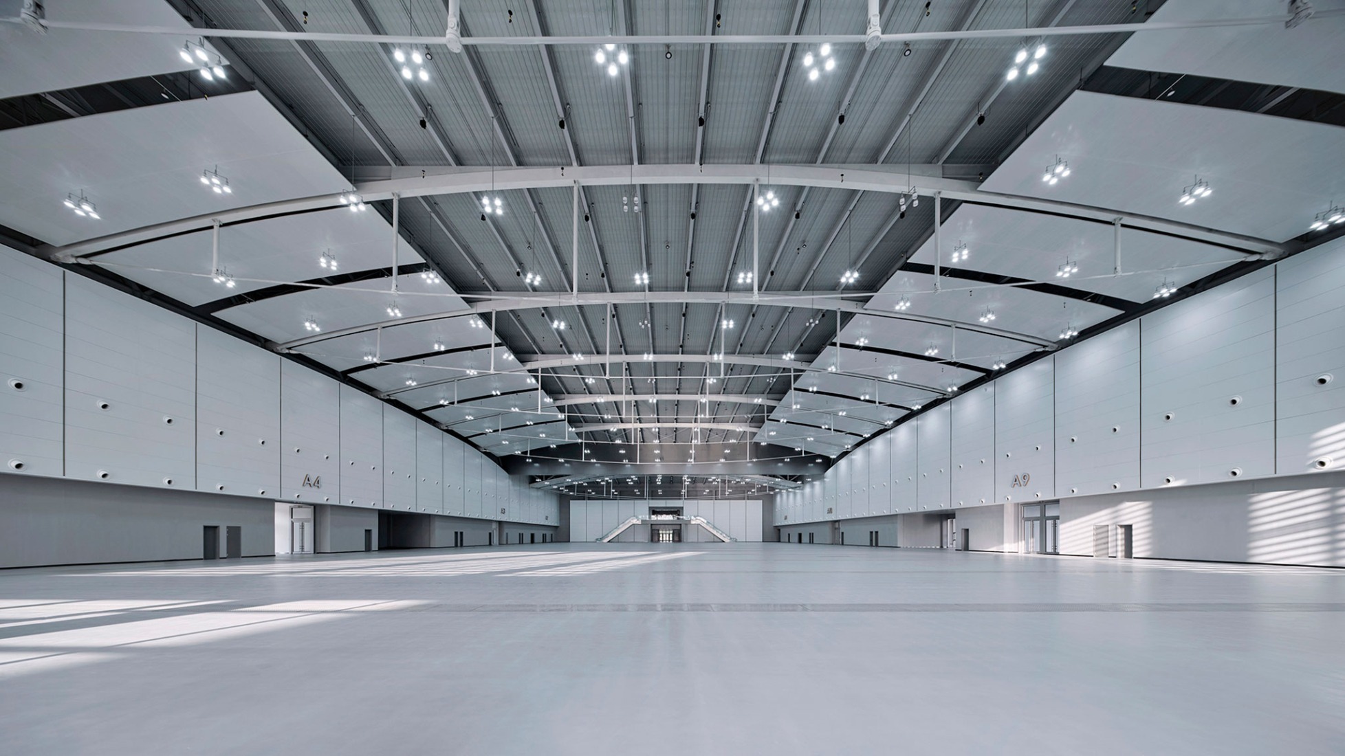 Centro de servicios de comercialización de productos agrícolas del delta del Río Amarillo por UAD. Fotografía por ZY Studio.