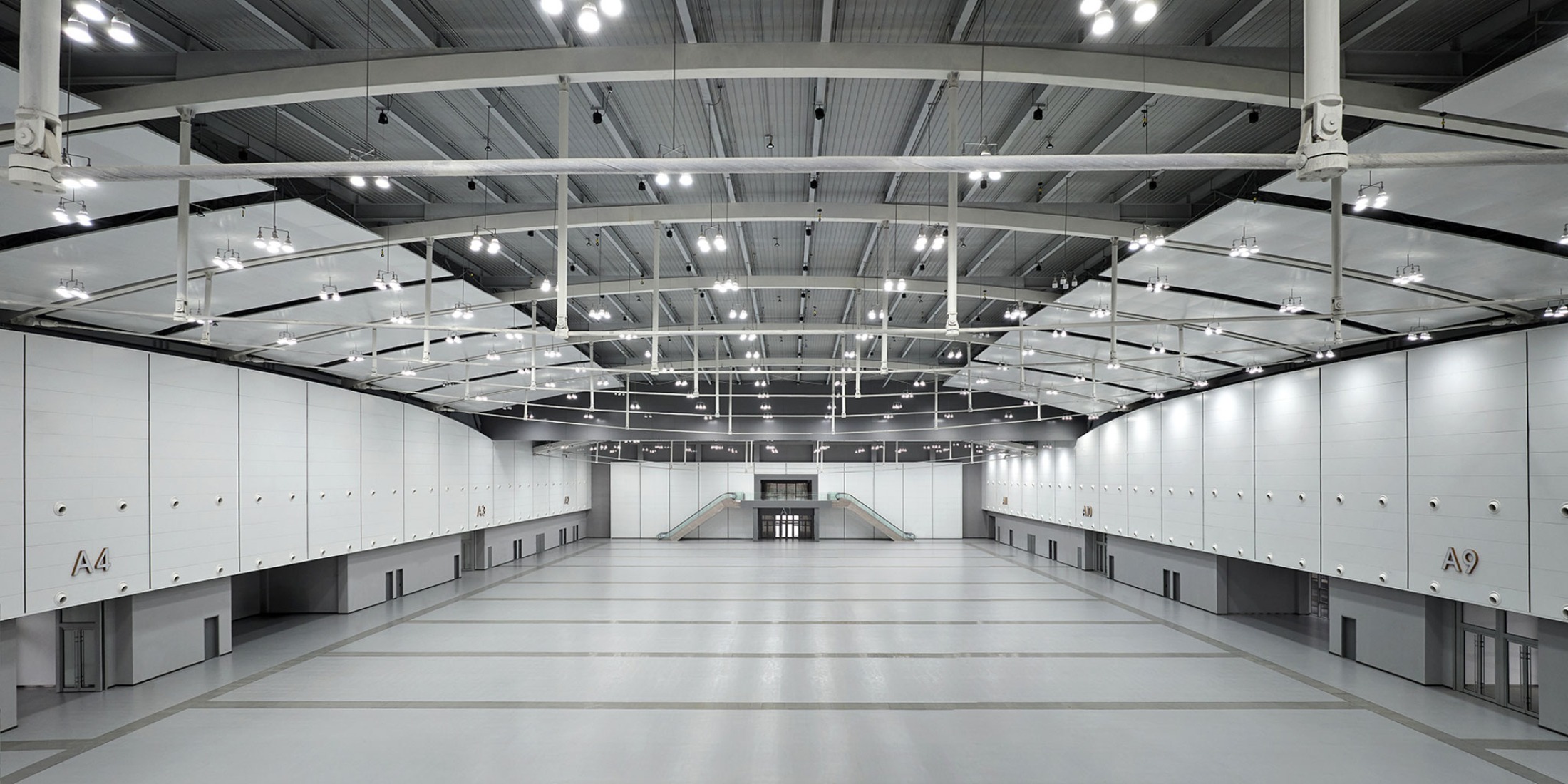 Centro de servicios de comercialización de productos agrícolas del delta del Río Amarillo por UAD. Fotografía por ZY Studio.