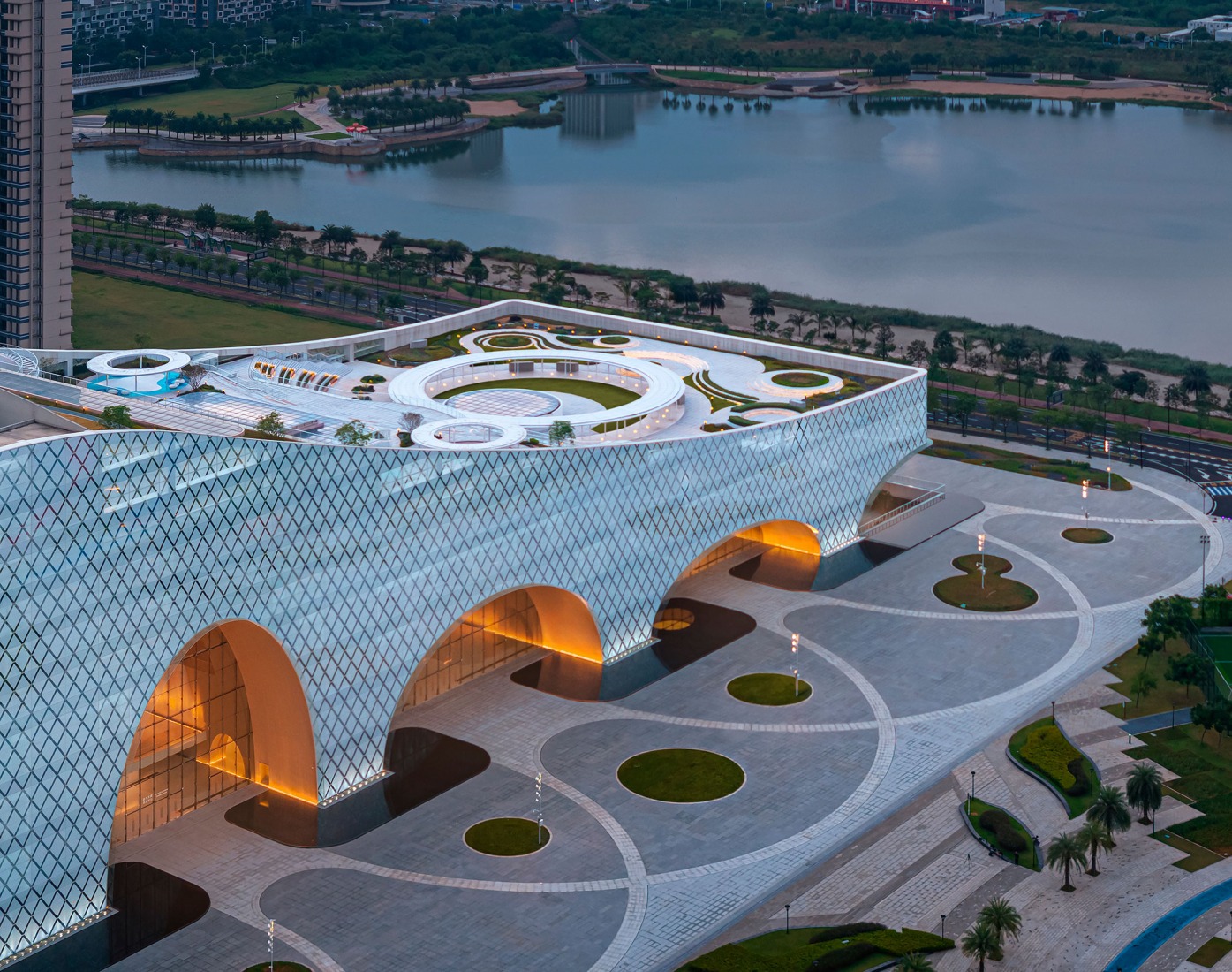 Complejo cultural y artístico de Hengqin por Atelier Apeiron. Fotografía por Shengliang Su.