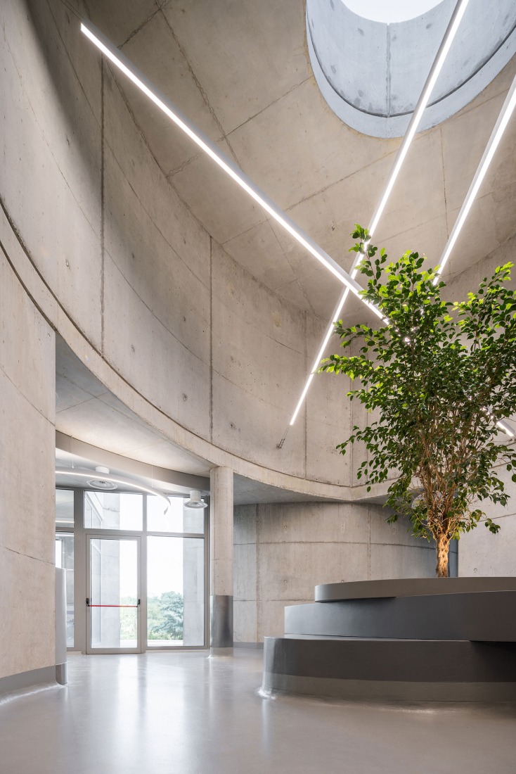 VET HOSPITAL por Davide Macullo Architects. Fotografía por Leonit Ibrahimi.