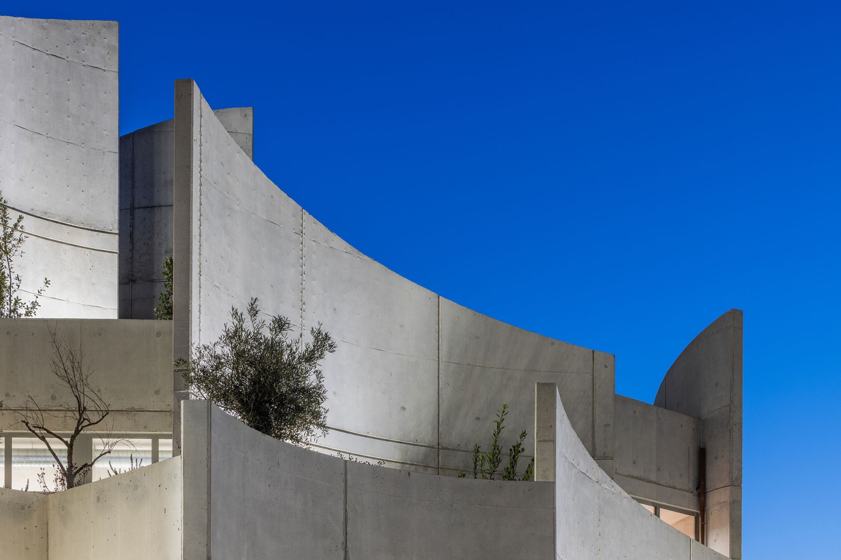VET HOSPITAL por Davide Macullo Architects. Fotografía por Leonit Ibrahimi.