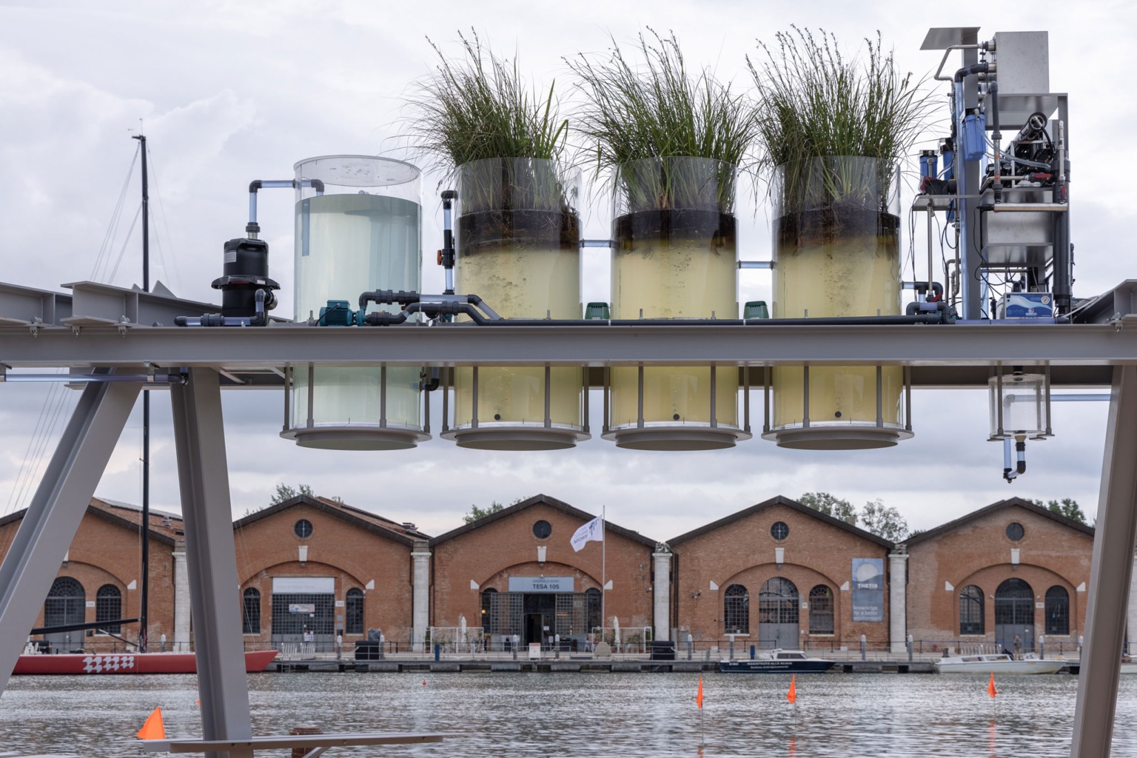 Canal Cafè Bar, by Diller Scofidio + Renfro. Photograph by Marco Zorzanello