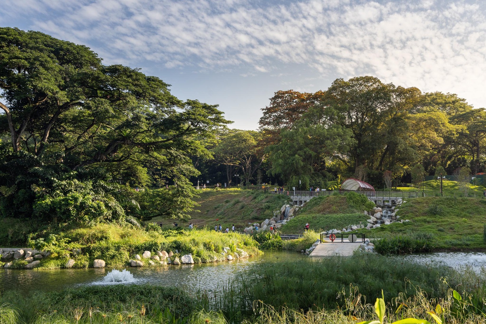 Parque Bidadari por Henning Larsen. Fotografía por Finbarr Fallon.