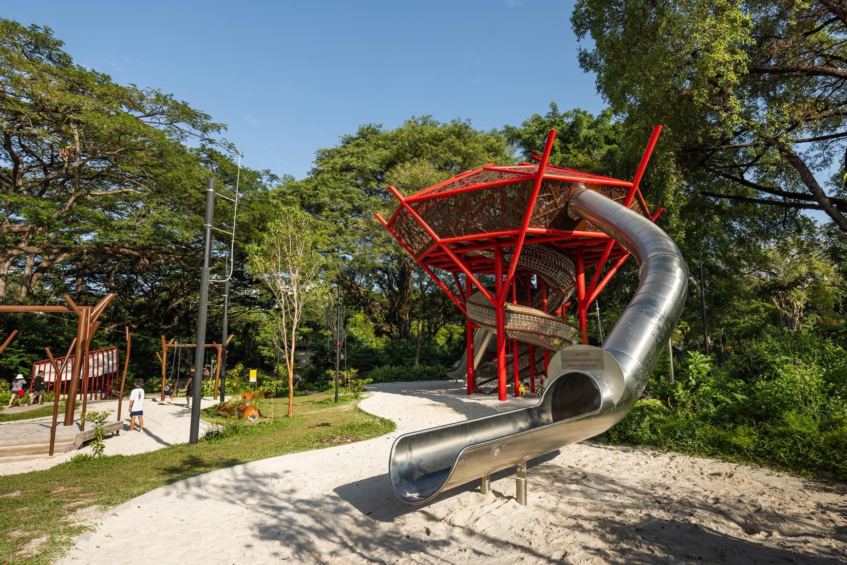 Parque Bidadari por Henning Larsen. Fotografía por Finbarr Fallon.