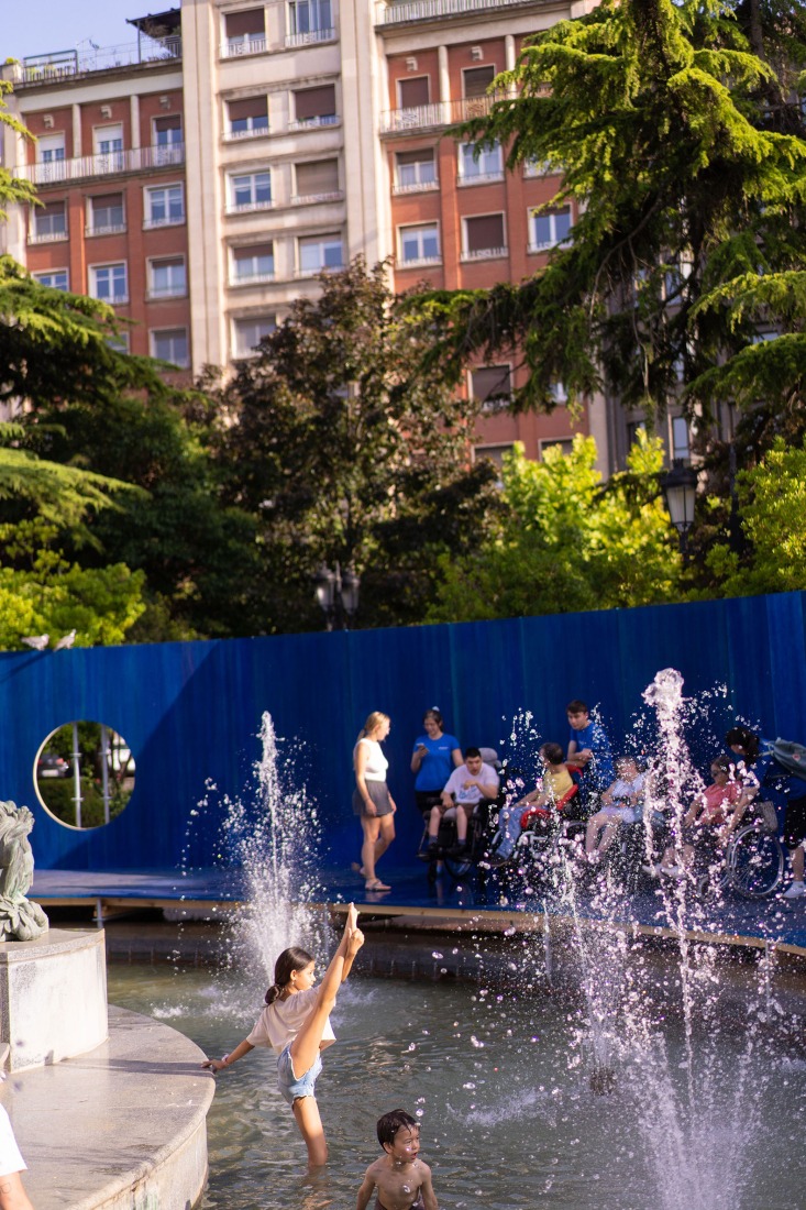 Monumental Splash by SalazarSequeroMedina. Photography by Sara cuerdo.