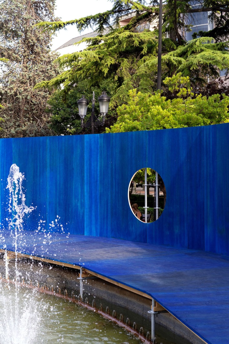 Monumental Splash by SalazarSequeroMedina. Photography by Sara cuerdo.