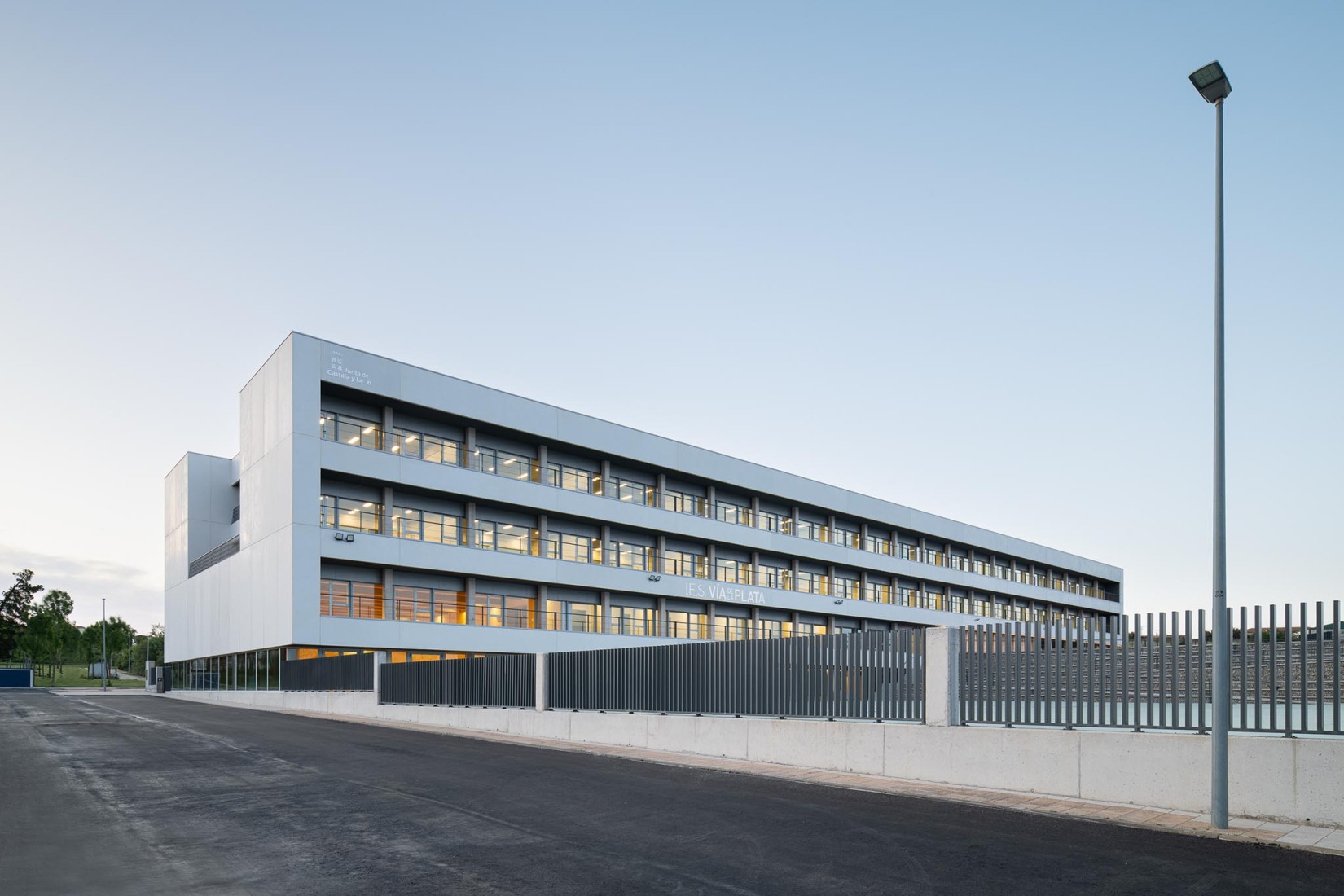 IES Vía de la Plata by ABLM Arquitectos. Photograph by Gabriel Gallegos Alonso.