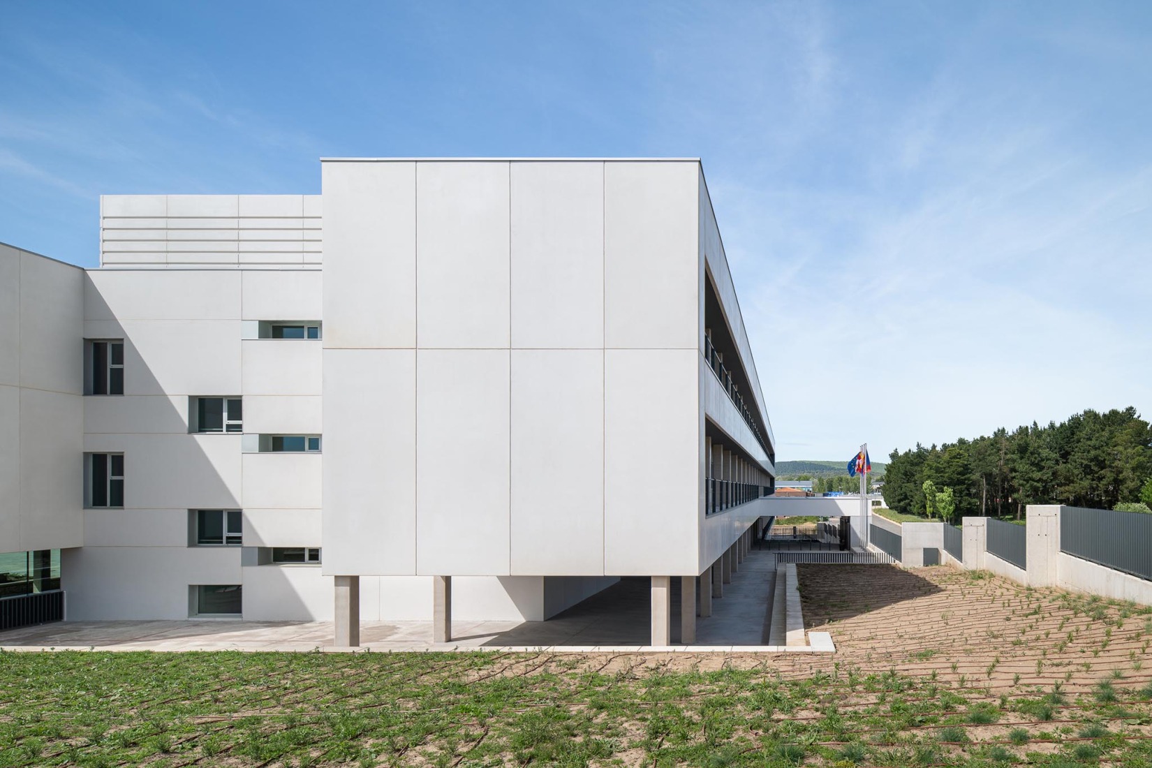 IES Vía de la Plata by ABLM Arquitectos. Photograph by Gabriel Gallegos Alonso.