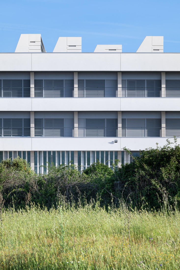 IES Vía de la Plata by ABLM Arquitectos. Photograph by Gabriel Gallegos Alonso.