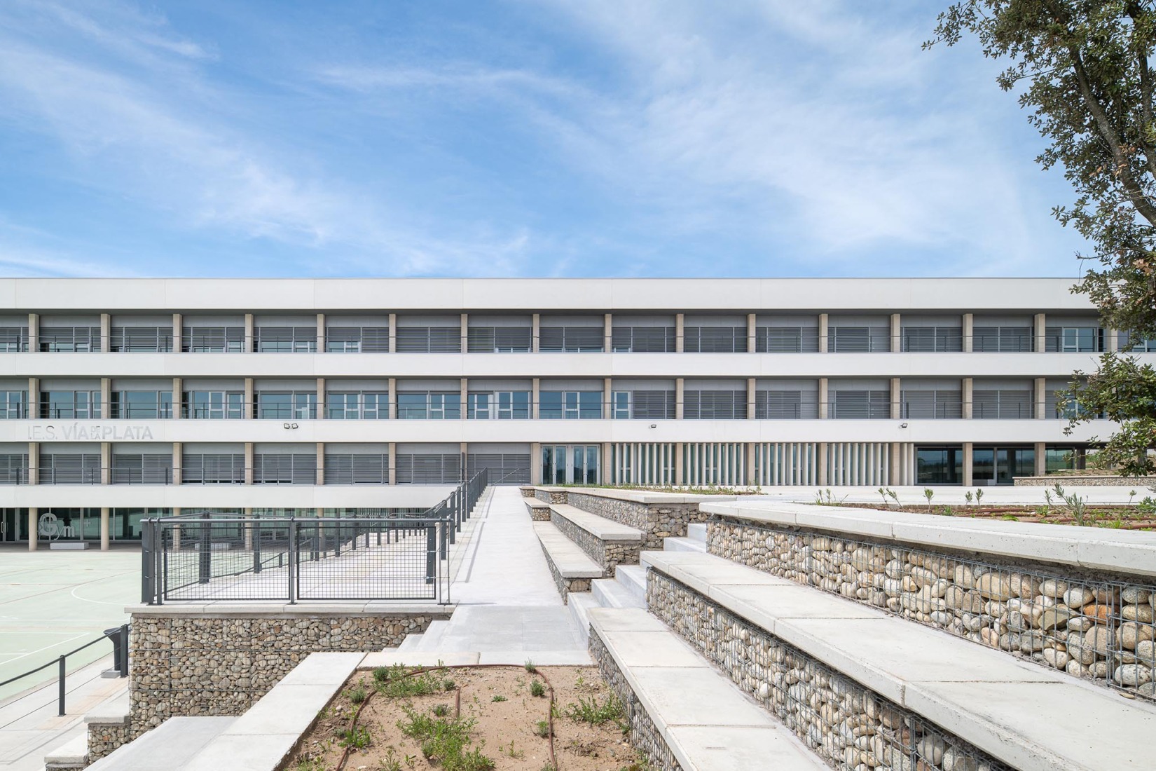 IES Vía de la Plata by ABLM Arquitectos. Photograph by Gabriel Gallegos Alonso.
