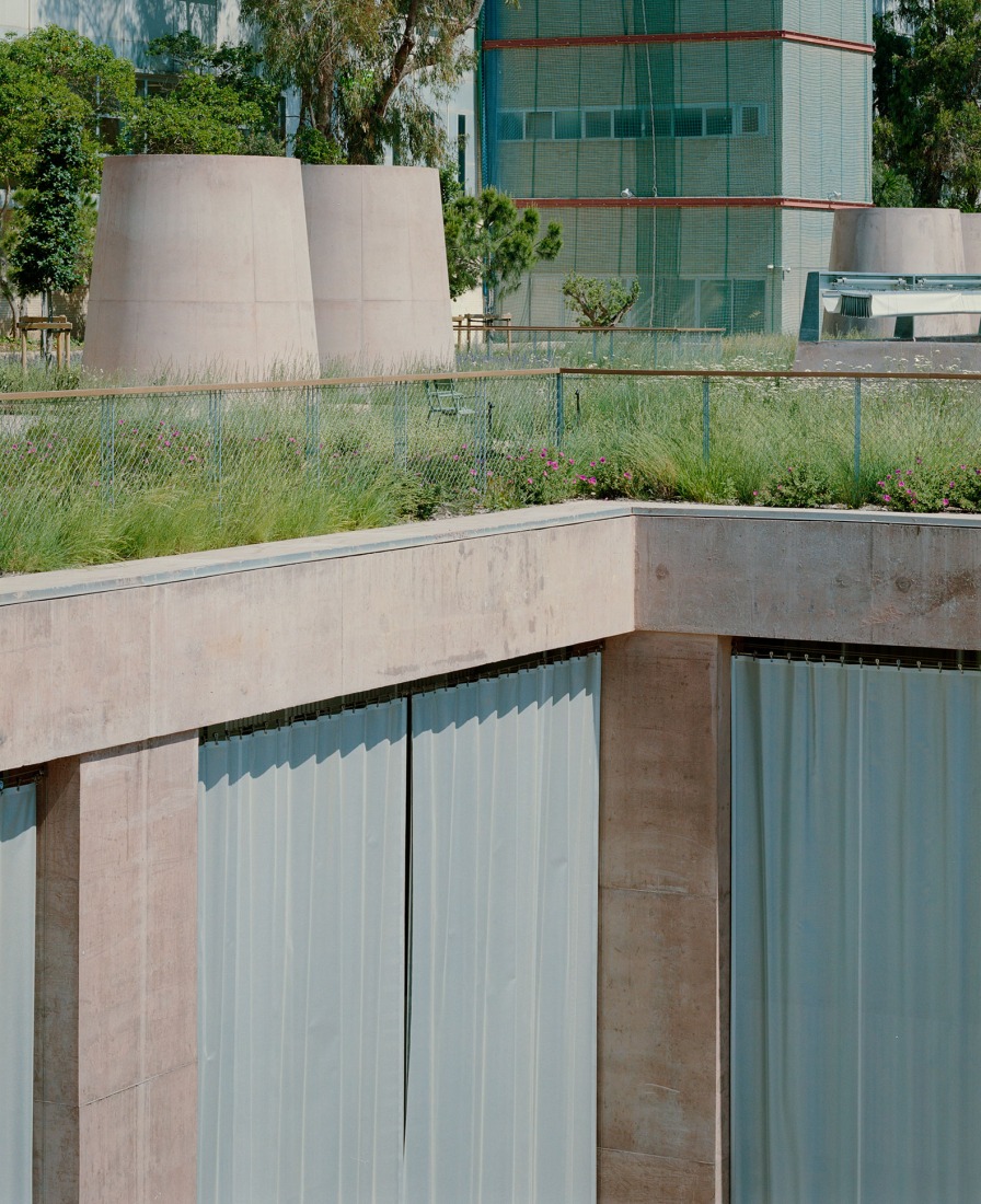 VHIR Vall d’Hebron Campus Research Center by BAAS + ESPINET/UBACH. Photograph by Gregori Civera.