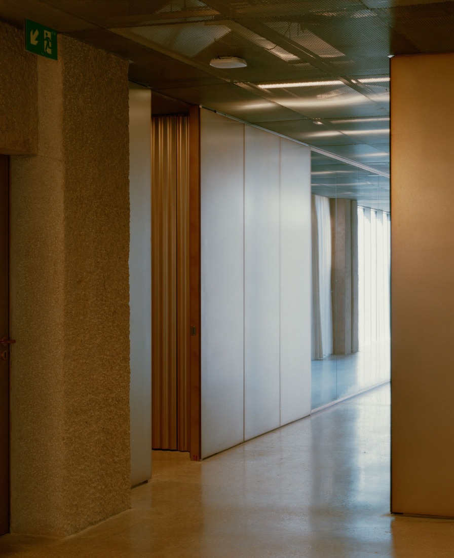 VHIR Vall d’Hebron Campus Research Center by BAAS + ESPINET/UBACH. Photograph by Gregori Civera.