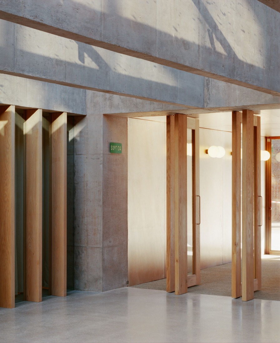 VHIR Vall d’Hebron Campus Research Center by BAAS + ESPINET/UBACH. Photograph by Gregori Civera.