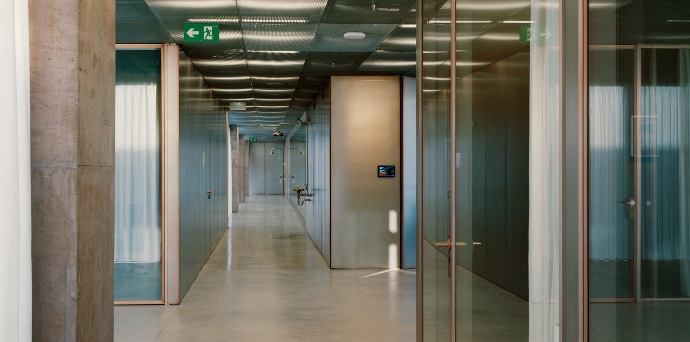 VHIR Vall d’Hebron Campus Research Center by BAAS + ESPINET/UBACH. Photograph by Gregori Civera.