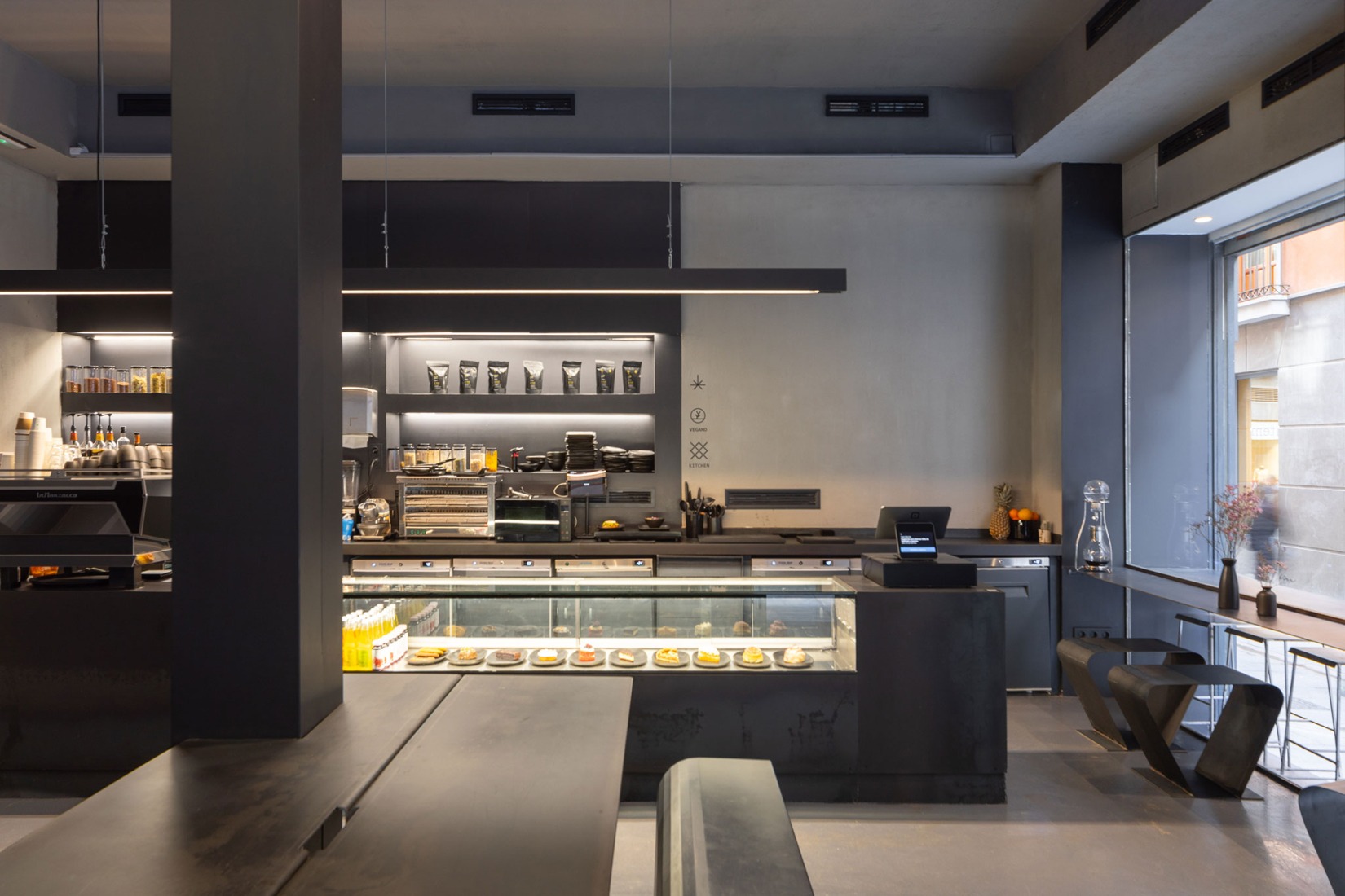 Oteiza One Coffee Shop por Bauart studio, Arkygra Arquitectos. Fotografía por Fernando Schapochnick.